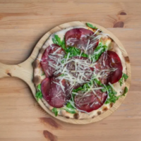 PIZZA BRESAOLA E GRANA